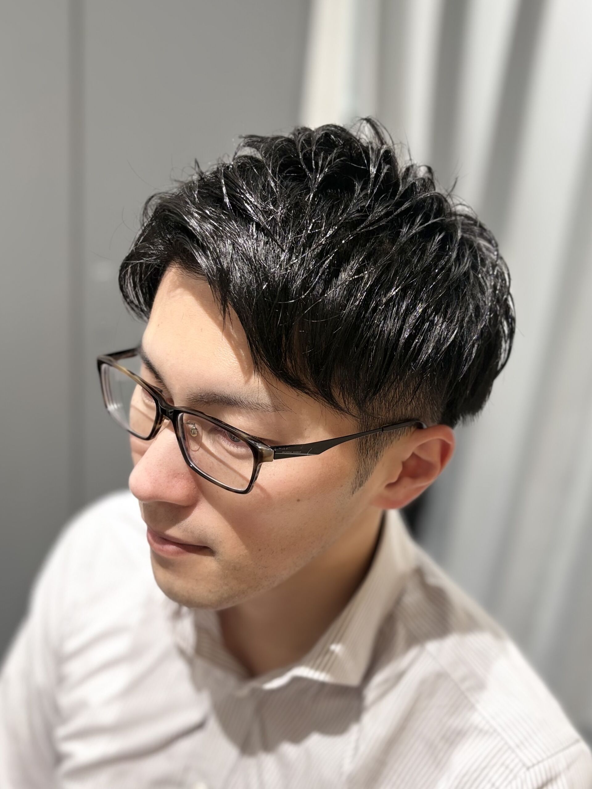 ツーブロックアップバンク×ジェルセットで完成する大人のビジネススタイル