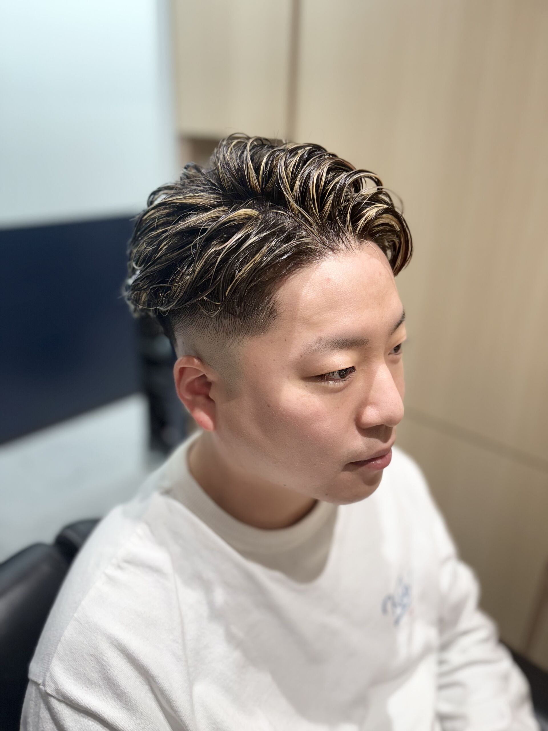 スキンフェード×メッシュ×かきあげスパイラルパーマ